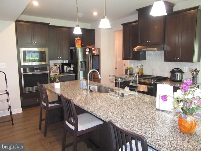 Foto del edificio - 604 Longleaf Dr