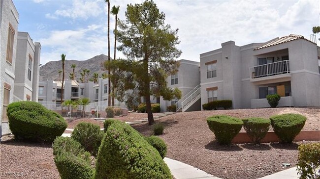 Foto del edificio - 6800 E Lake Mead Blvd