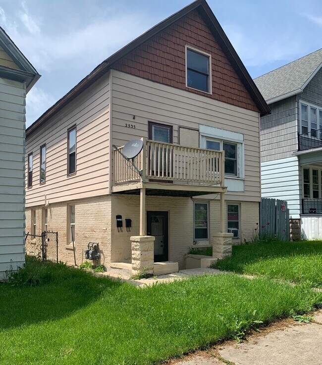 Foto del edificio - 2535 S 9th Pl