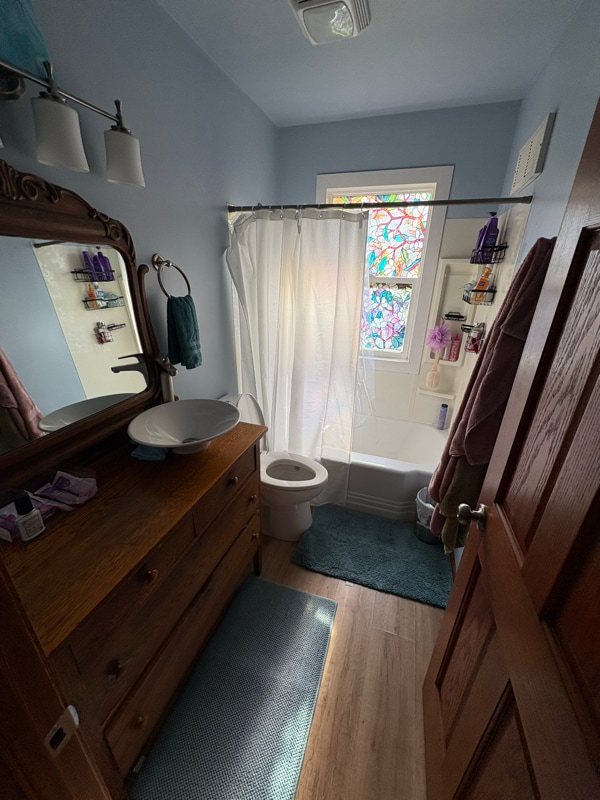 Building Photo - 1015 8th Ave NW