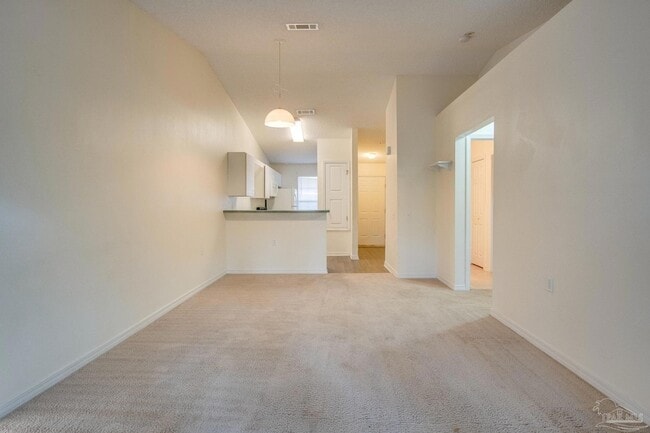 Foto del edificio - 8115 Heirloom Dr