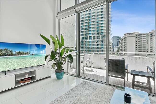 Building Photo - 1050 Brickell Ave