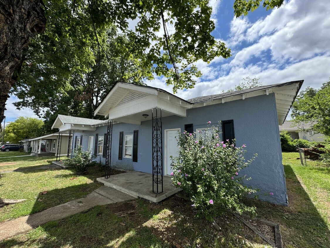Primary Photo - 2012 Front St NE