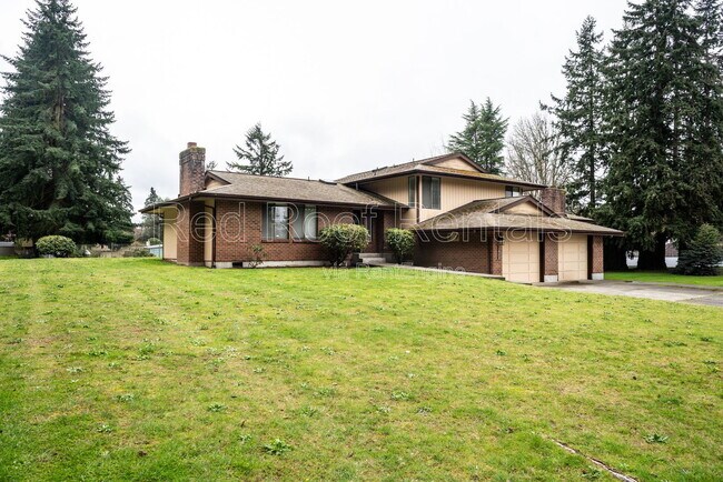 Foto del edificio - 1418 Tule Lake Dr S