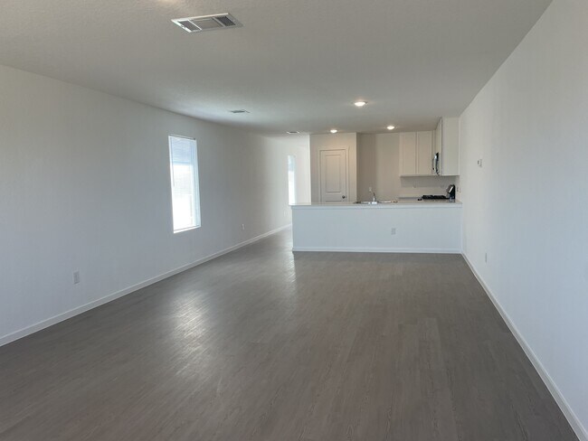 Building Photo - 337 Rockies Rd