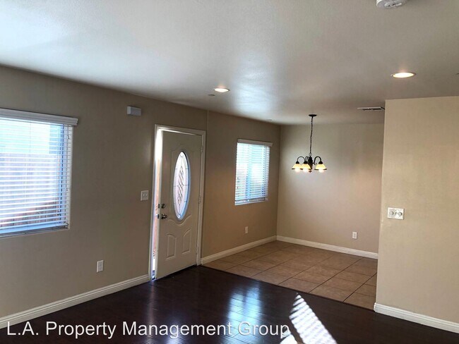 Foto del edificio - 8414-8416 Hooper Ave