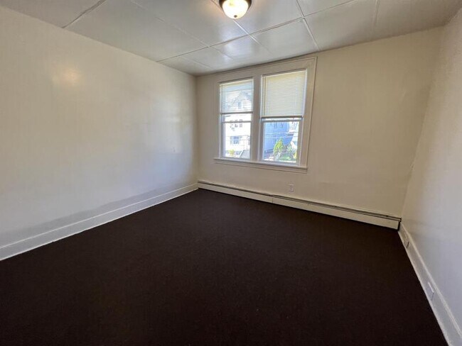 Foto del edificio - 371 E 26th St