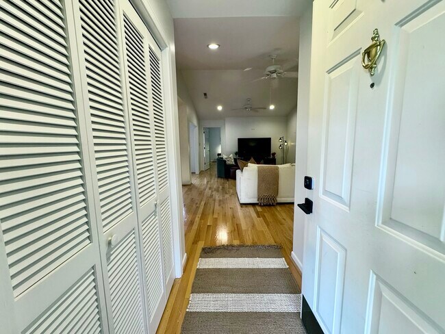 Foto del edificio - 1 Hillington Pl