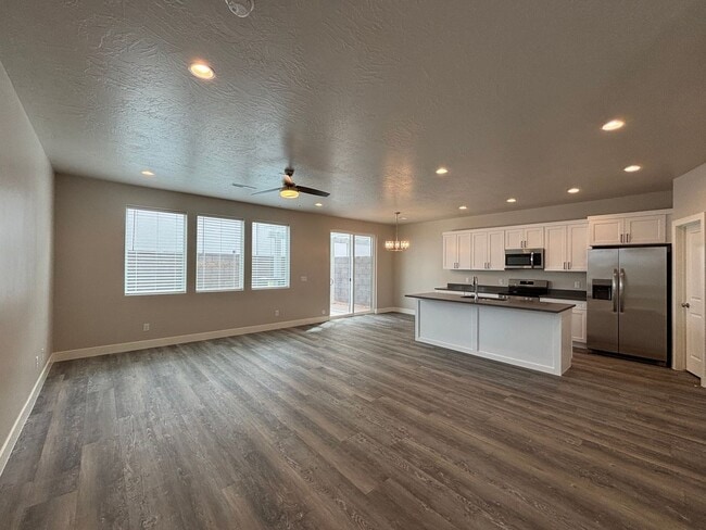 Building Photo - BRAND NEW TOWNHOME FOR RENT!
