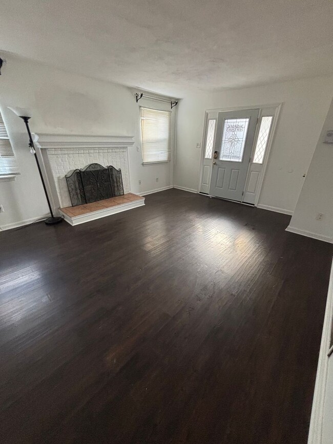 Building Photo - Charming 3-Bedroom Home for Rent in a Quie...