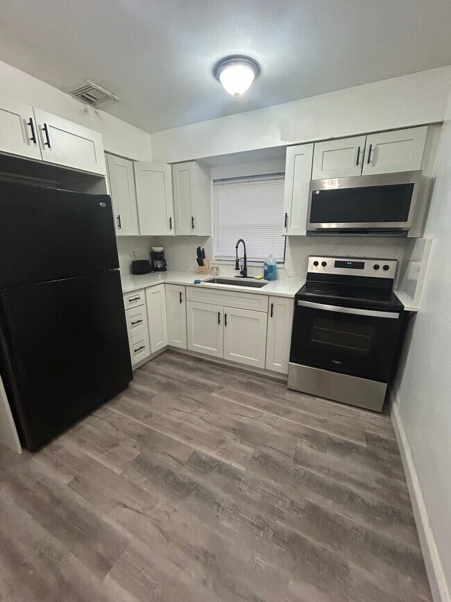 Foto del edificio - 1091 SW 32nd Ct
