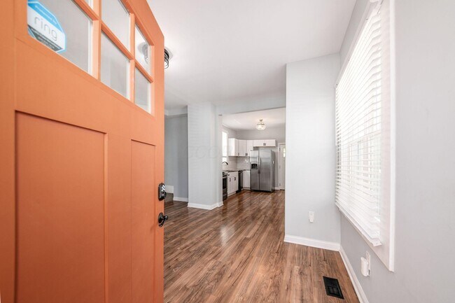 Foto del edificio - 997 Oakwood Ave