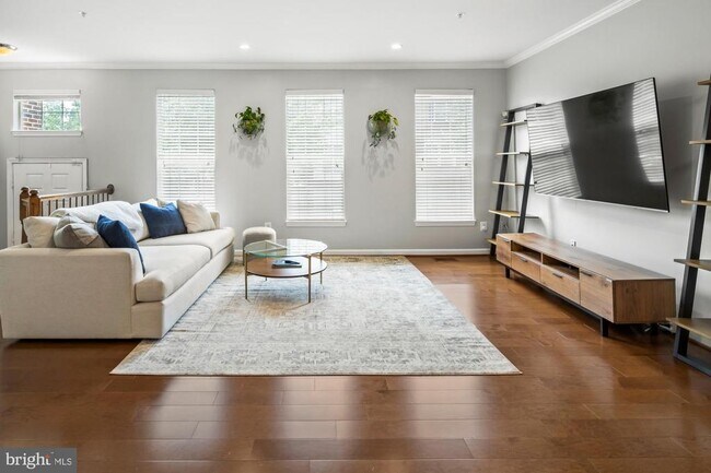 Foto del edificio - 4749 Thornbury Dr