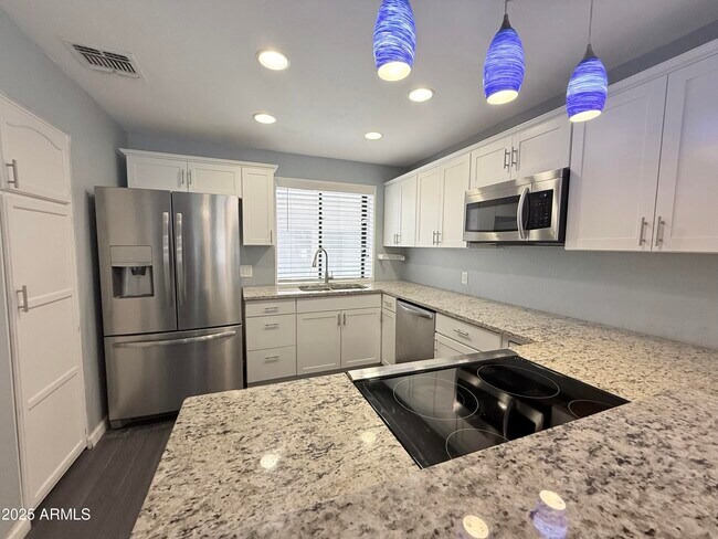 Foto del edificio - 11666 N 28th Dr