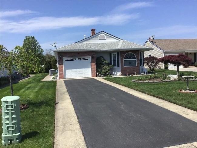 Building Photo - 10 Thronbury Ct