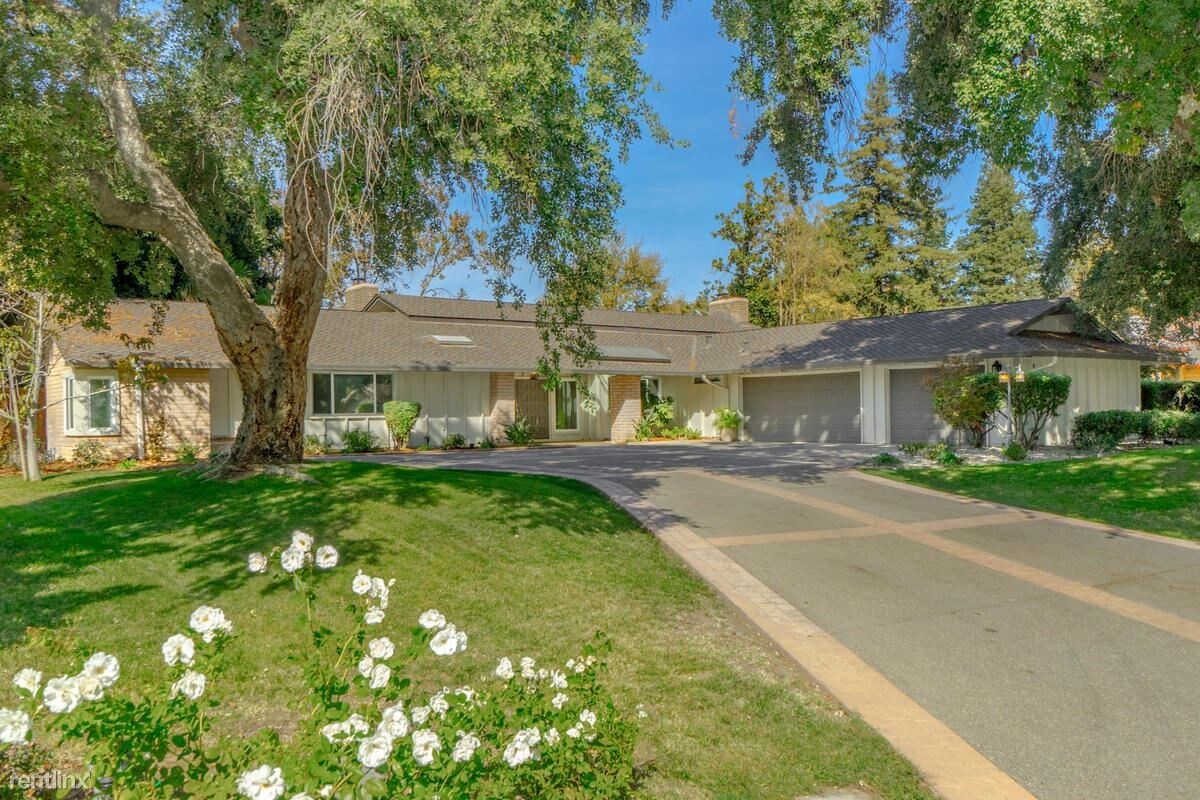 Primary Photo - 4 br, 3 bath House - 44454 Country Club Drive