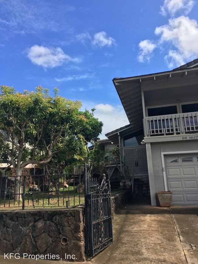 Building Photo - 4 br, 2 bath House - 98-1637 Kiawe St.