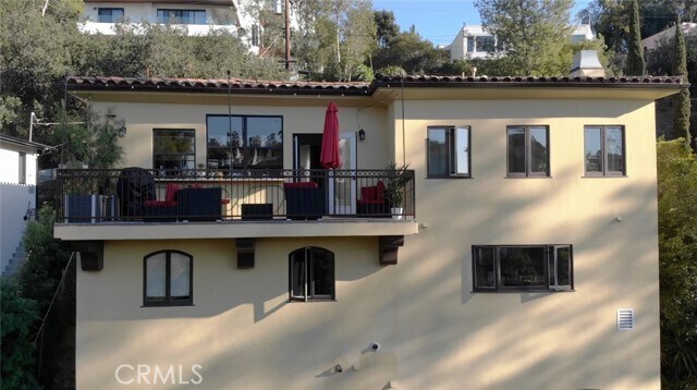 Building Photo - 3015 Hollyridge Dr