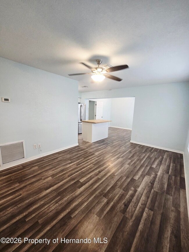 Building Photo - 513 Hollyhock Ln