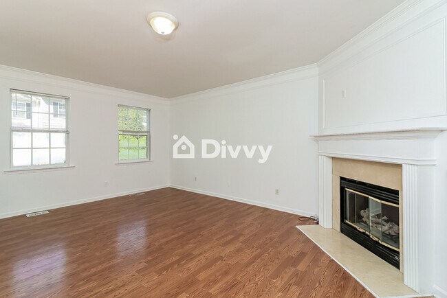 Building Photo - 654 Providence Pl SW