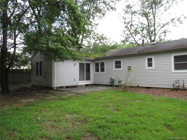 Building Photo - 913 Harrison Rd