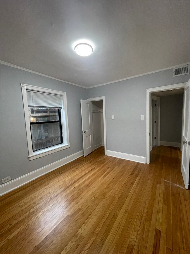Building Photo - 7327 N Honore St
