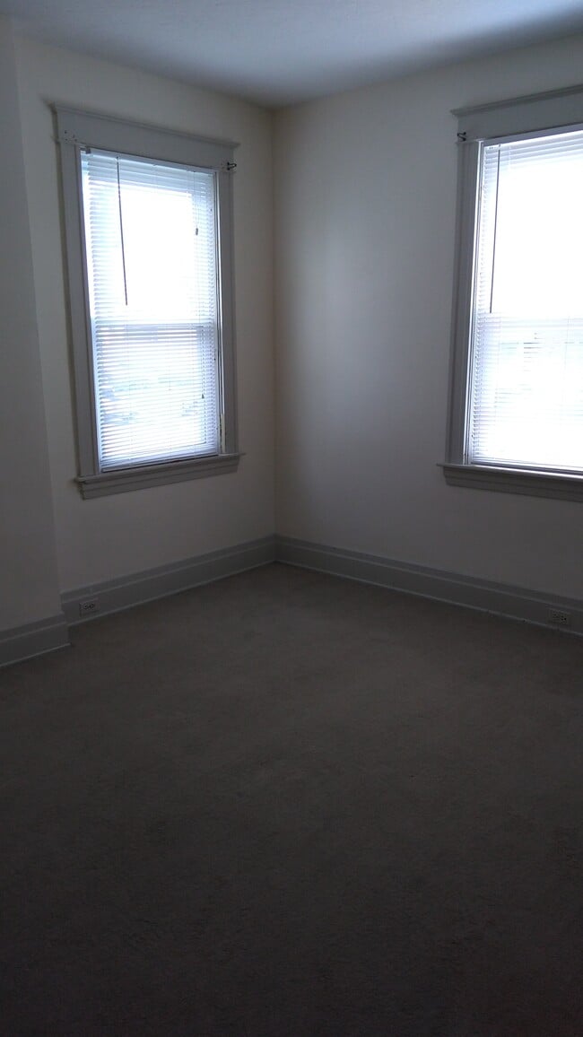 Building Photo - 3718 Darwin Ave
