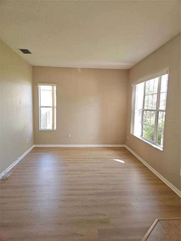 Building Photo - 2010 Tarragon Ln