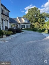 Building Photo - 10601 Red Barn Ln