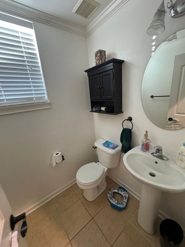 Building Photo - Natomas home