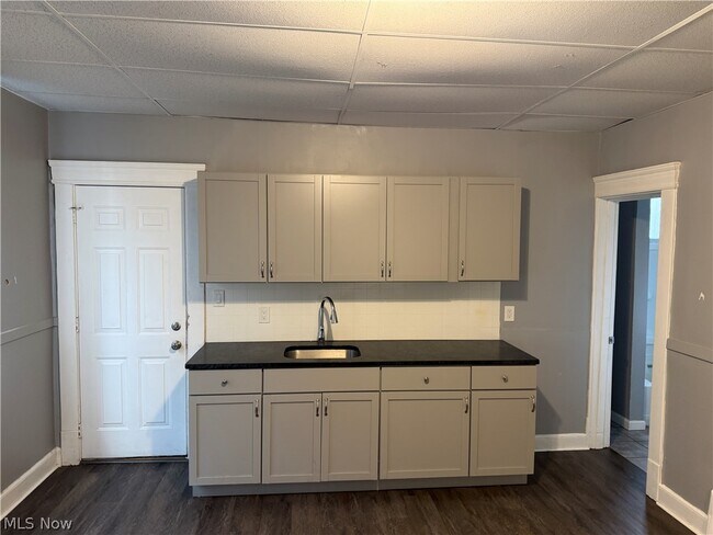 Foto del edificio - 3694 E 57th St