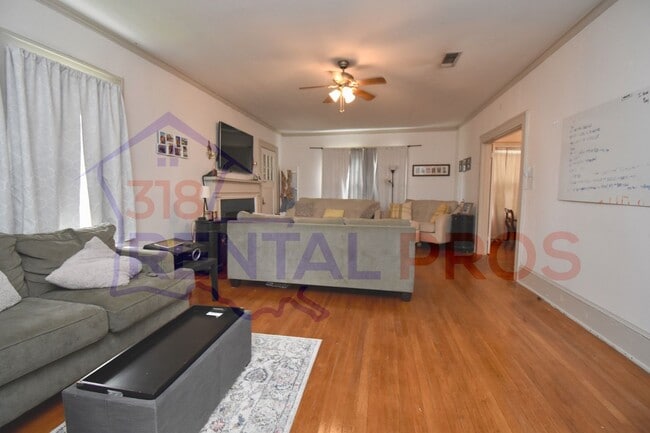 Foto del edificio - 3 Bed 2 Bath Home Within Walking Distance to Tech!