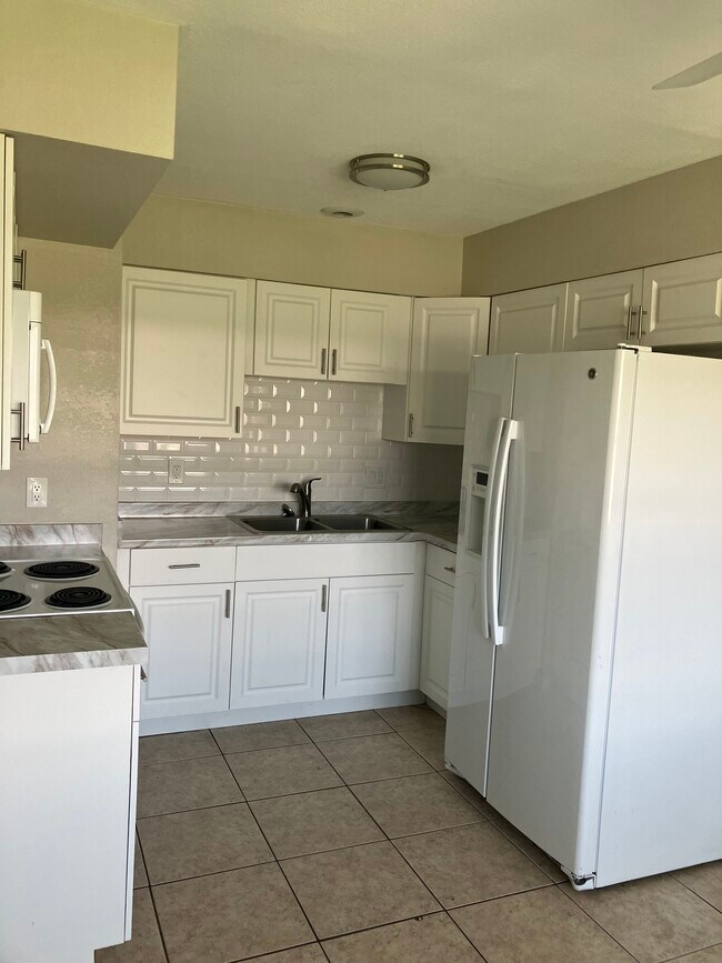 Foto del edificio - 5774 Gallatin Ln