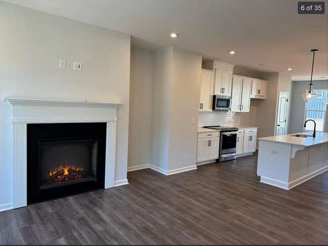 Foto del edificio - 813 Cameron Trl