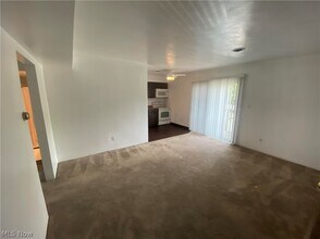 Building Photo - 101 Wildwood Dr