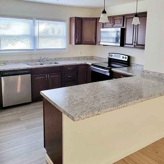 Foto del edificio - 2407 Carrelton Dr