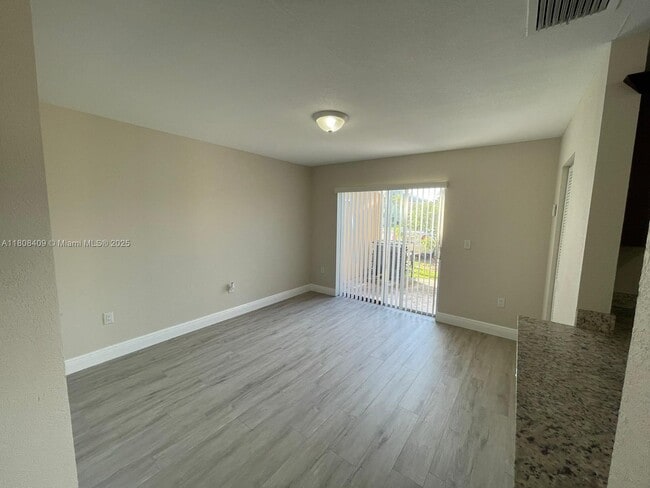 Building Photo - 1471 NW 22nd Ct