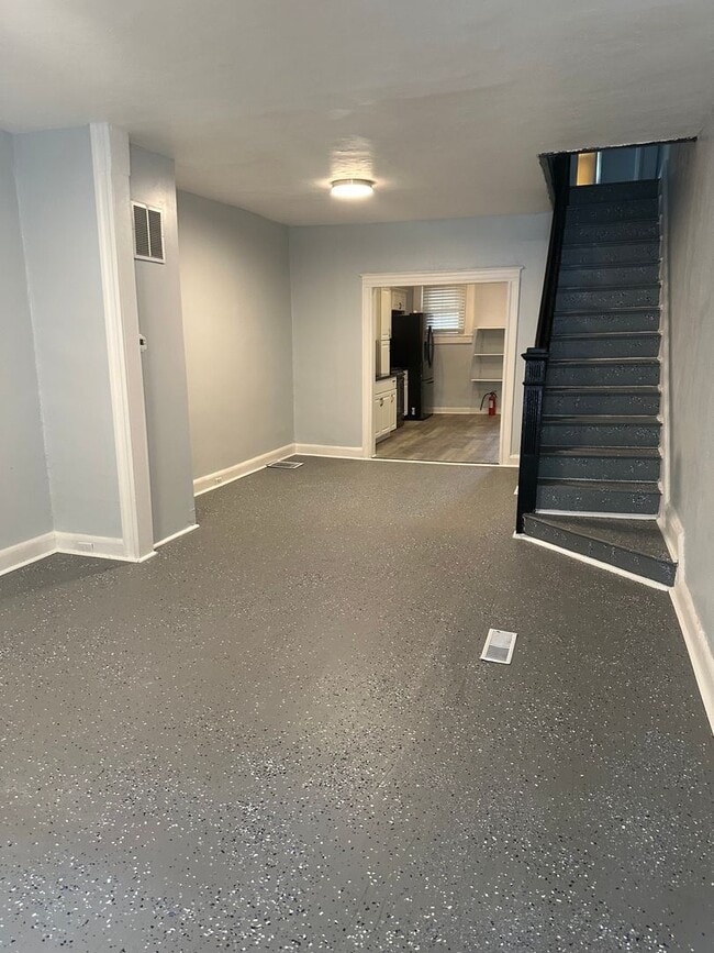 Photo - Spacious Home for Rent! Bonus Den Space! W...