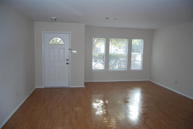 Building Photo - 306 Crossland Cove