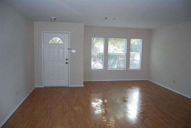Foto del edificio - 306 Crossland Cove