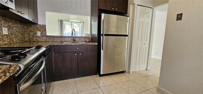 Foto del edificio - 1464 Springside Dr