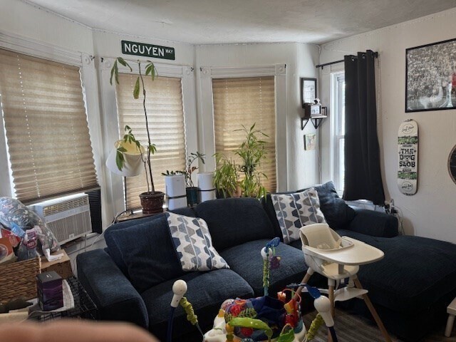 Primary Photo - 51 Edison St
