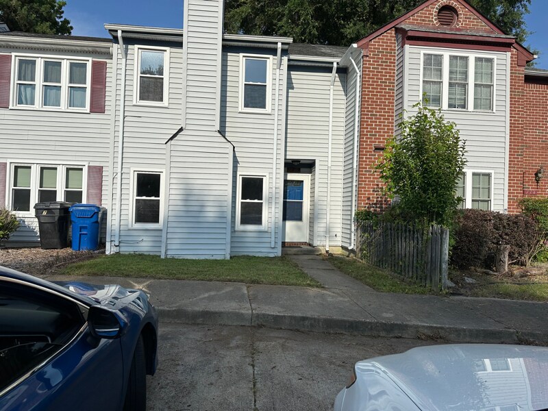 Foto principal - 716 Glenshire Dr