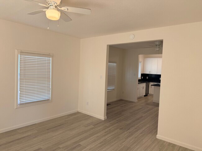 Foto del edificio - 394 N Livermore Ave