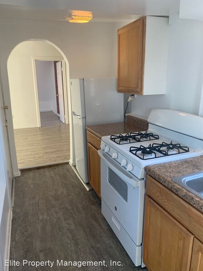 Building Photo - 1 br, 1 bath House - 252 E. King St., Apt. 3