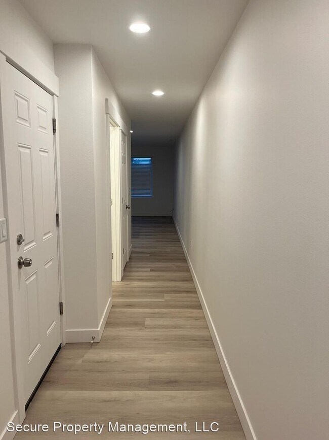 Building Photo - 3 br, 2.5 bath House - 415 Malhi Lane Apt #B