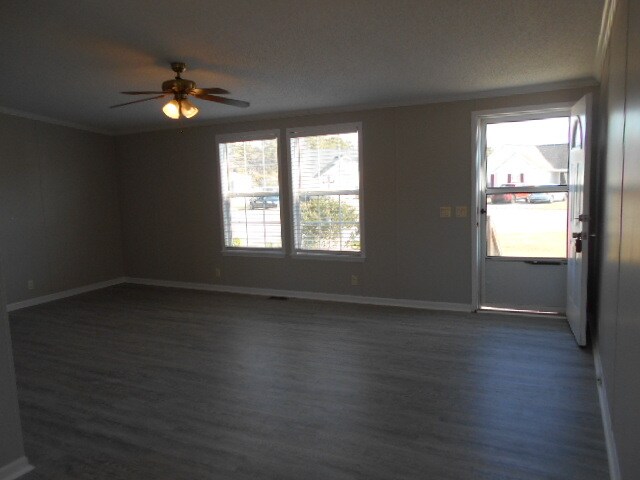 Foto del edificio - 205 Pepperberry Ct