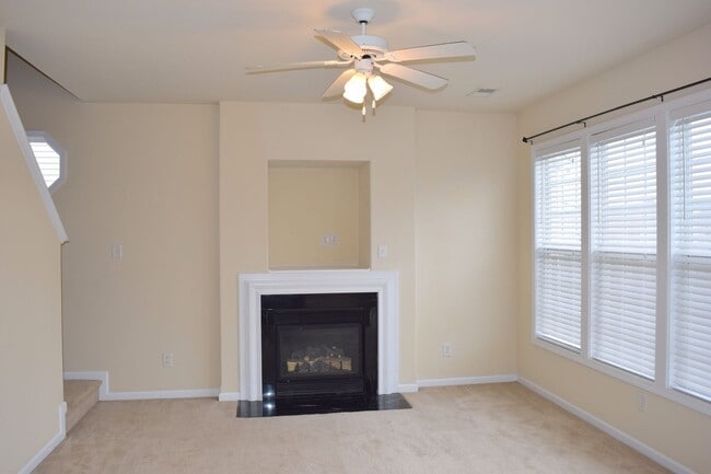 Building Photo - Beautiful home in Planters Walk