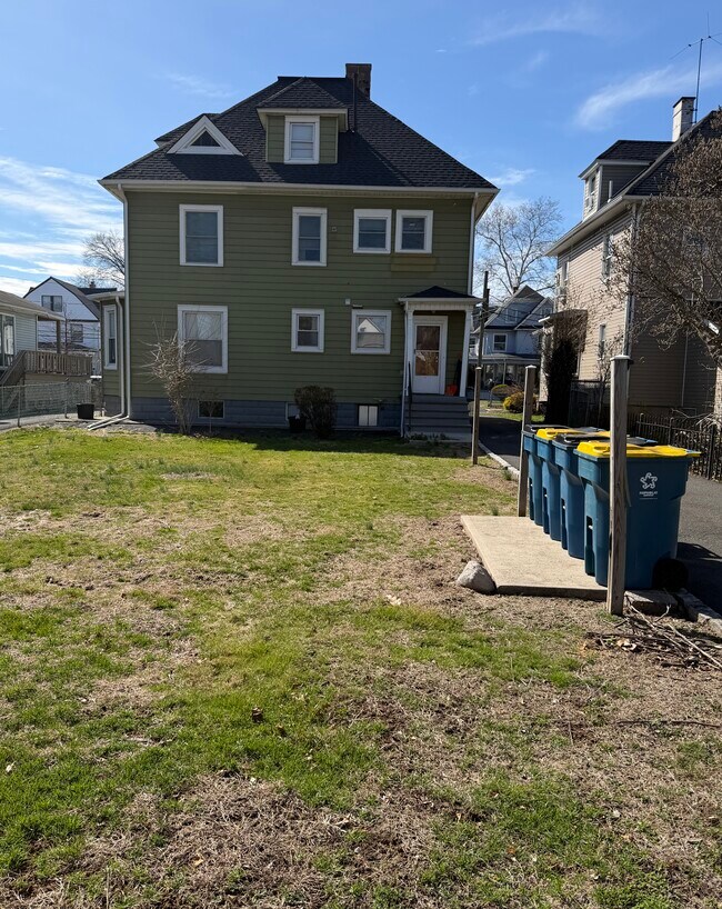 Foto del edificio - 727 Carlton Ave