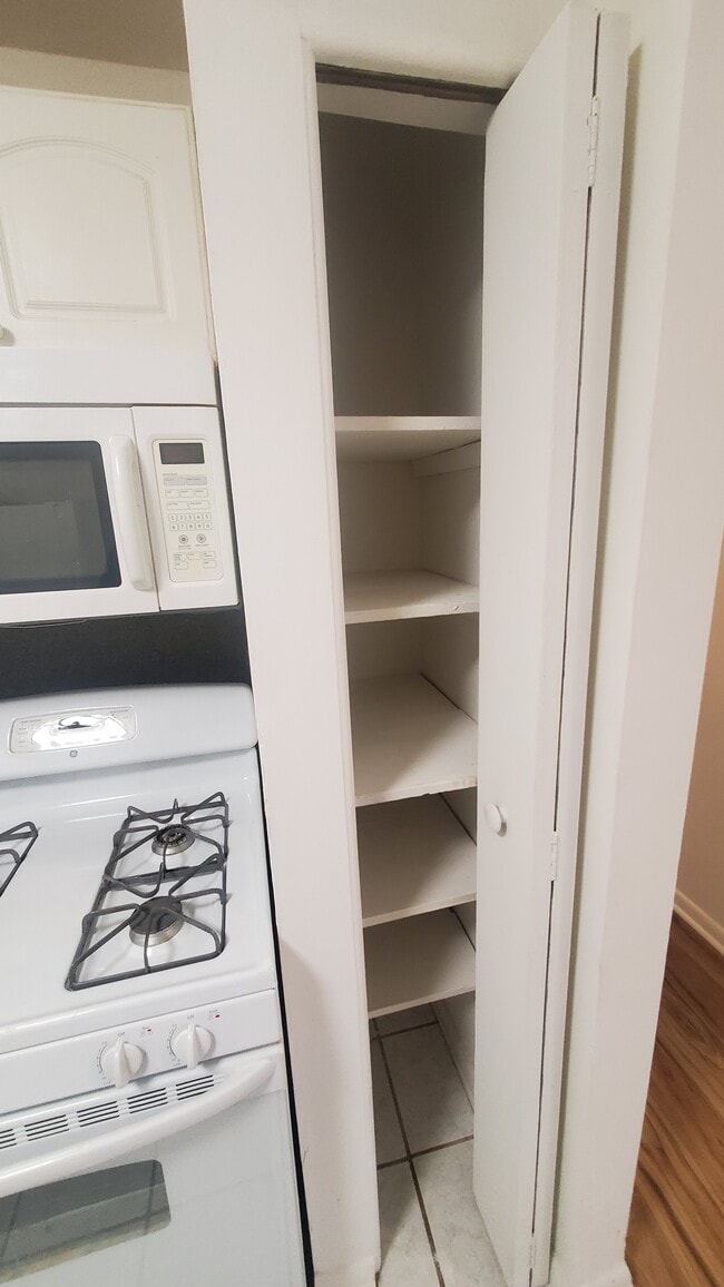 Building Photo - 203 Cork Ln